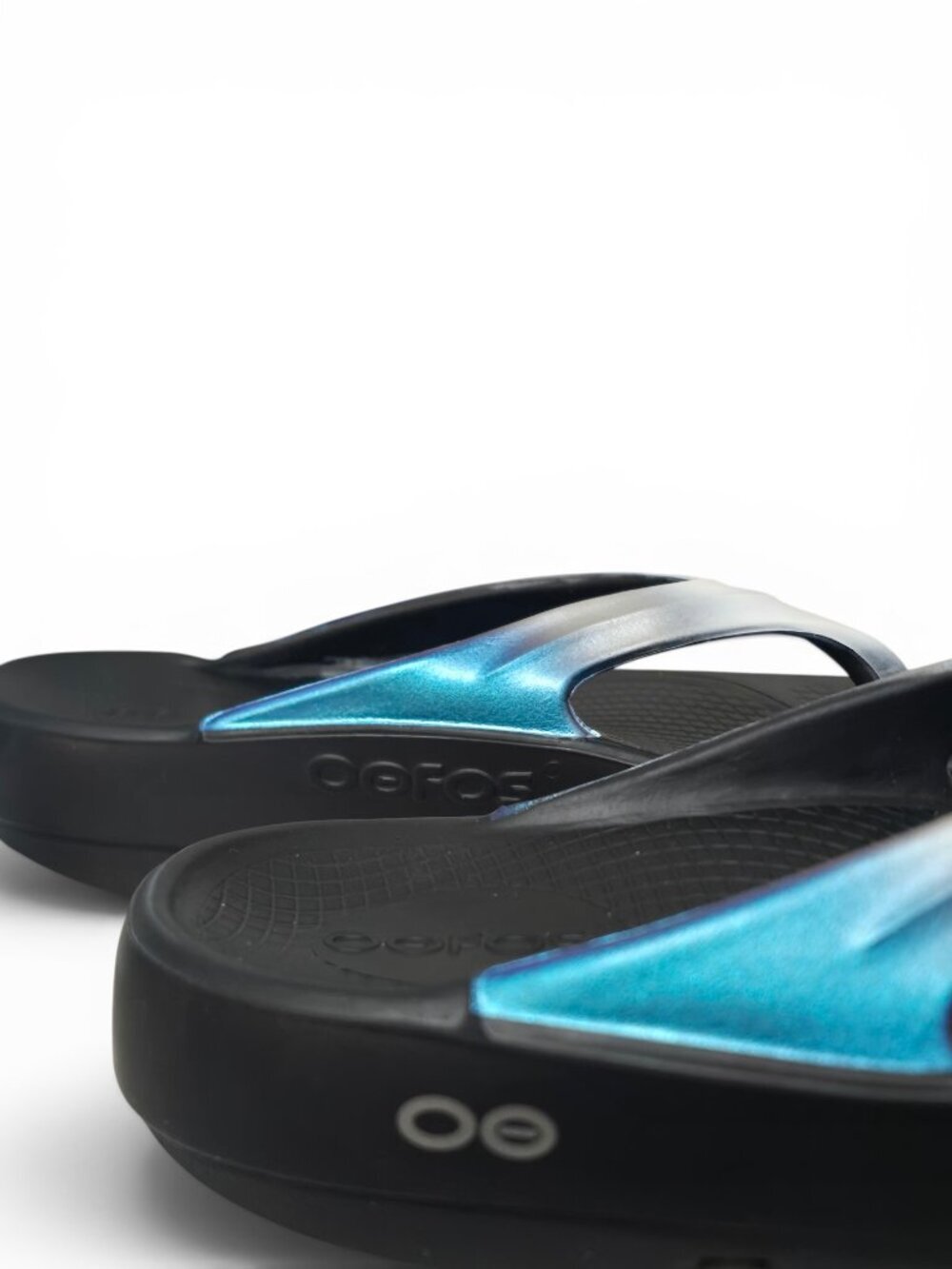 OOFOS OOlala Luxe Women’s 6 White Silver Turquoise Ombre Recovery Flip Flops NEW - Picture 8 of 12